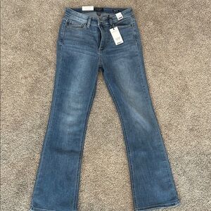 Judy Blue Flare Jeans in Classic Blue